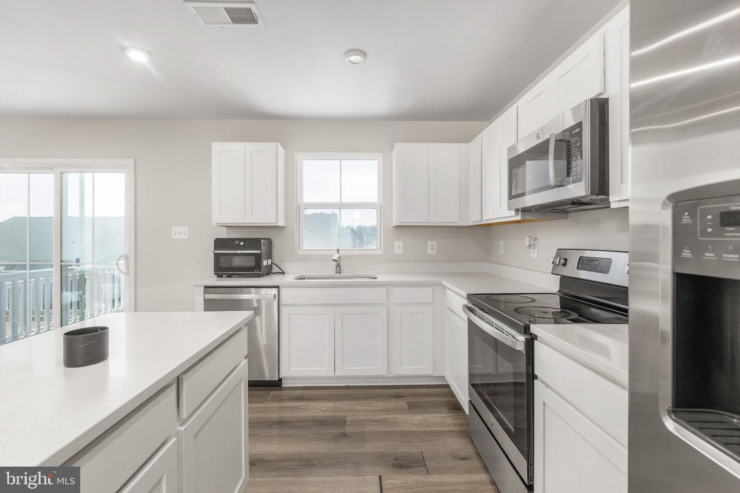 18240 Capital Ct Property Photo 15