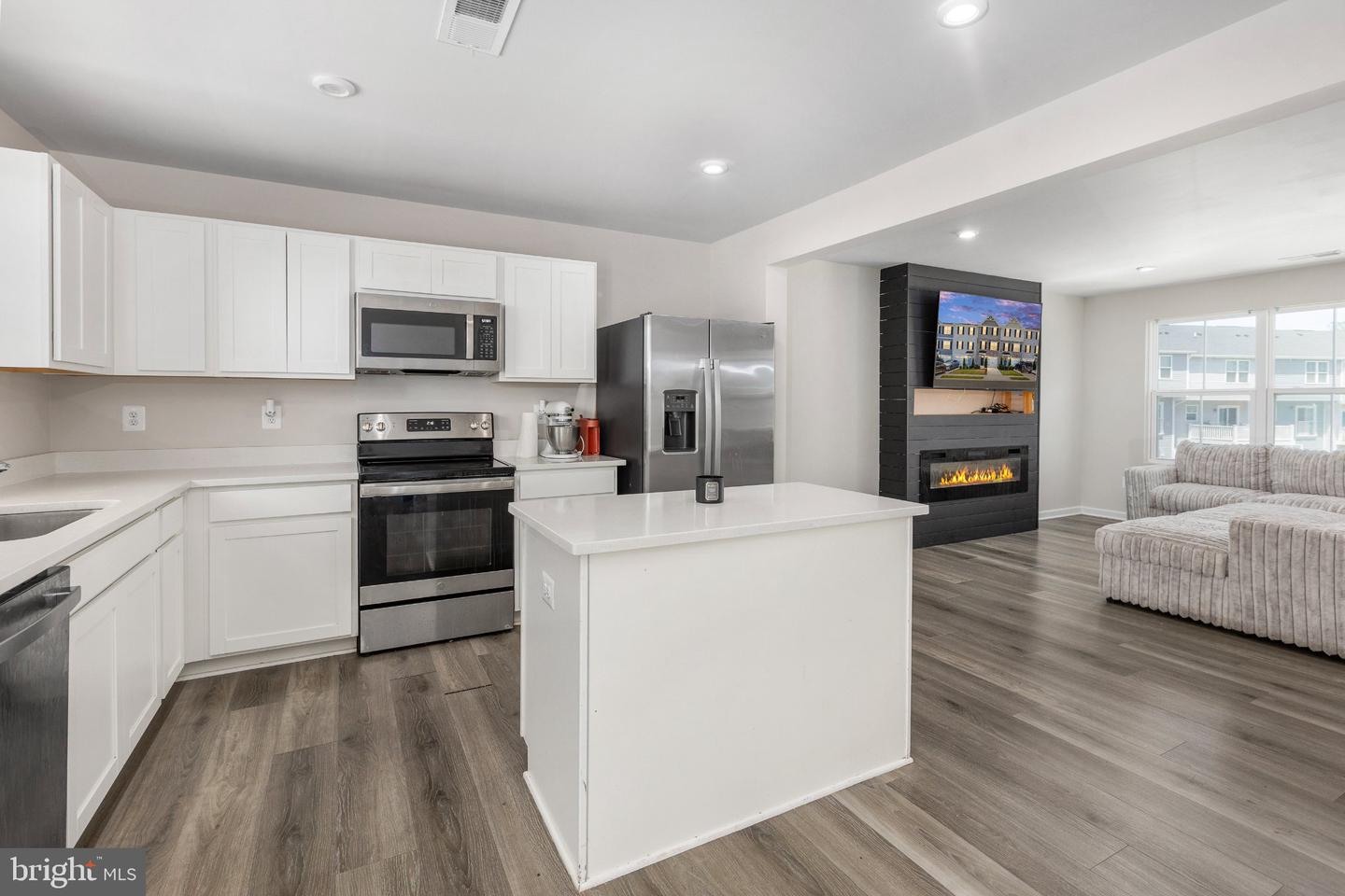 18240 Capital Ct Property Photo 16