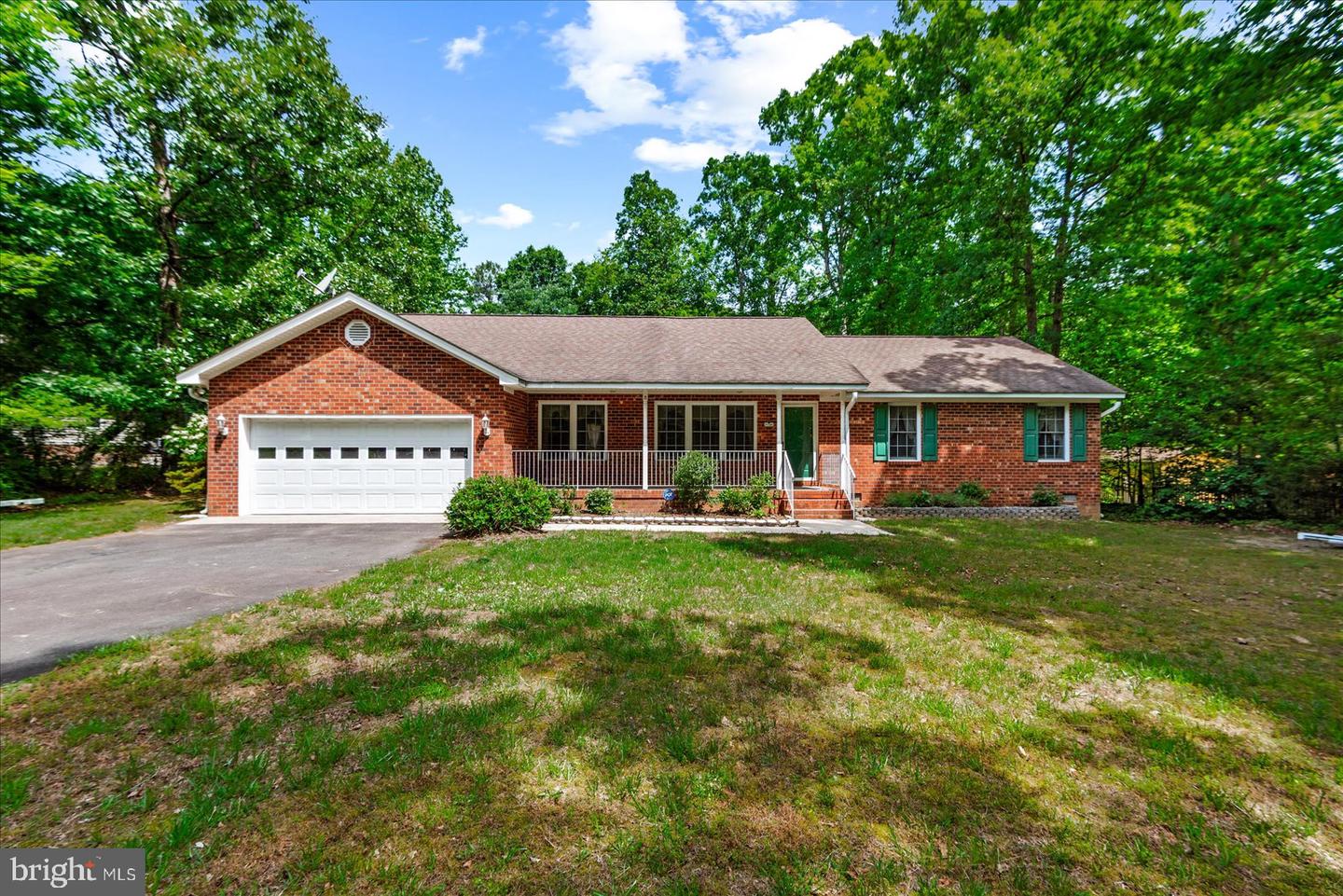 18084 Harding Dr Property Photo 1