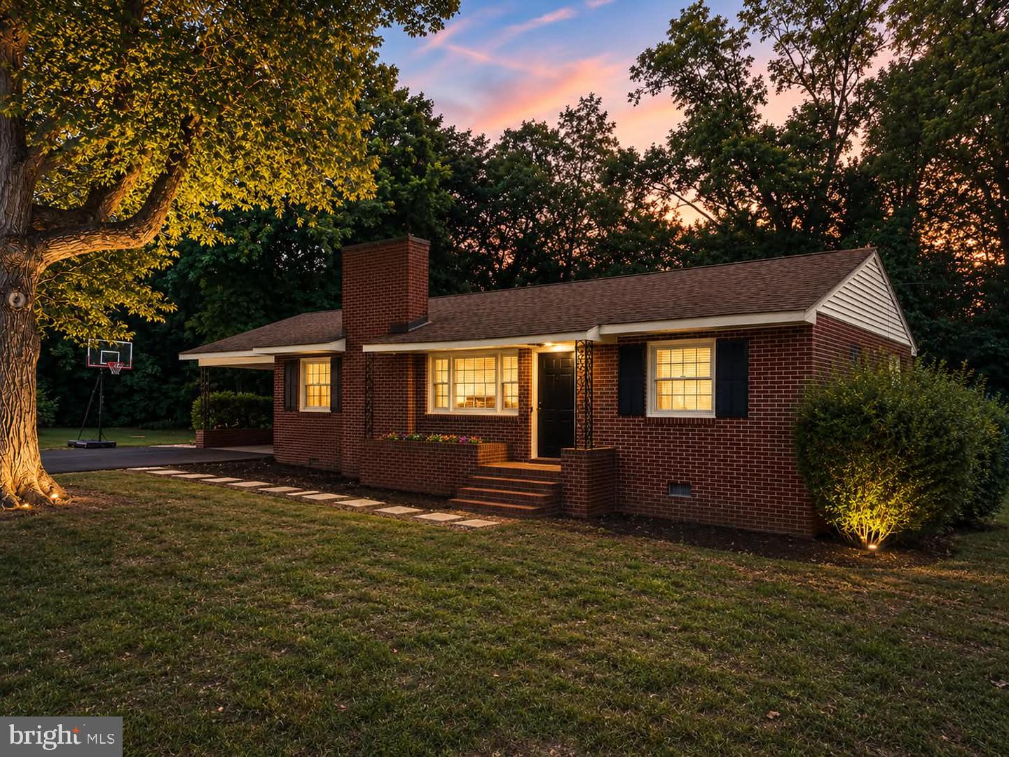 108 Martin St Property Photo 1