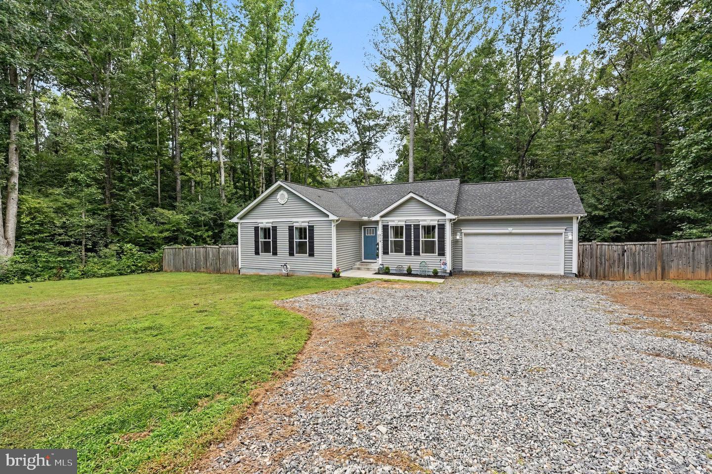 219 Sea Cliff Dr Property Photo 2