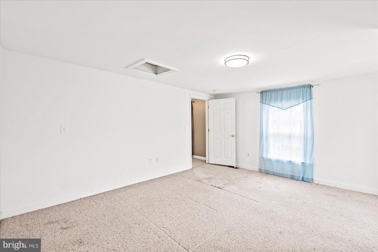 11456 Chesterfield Rd Property Photo 32