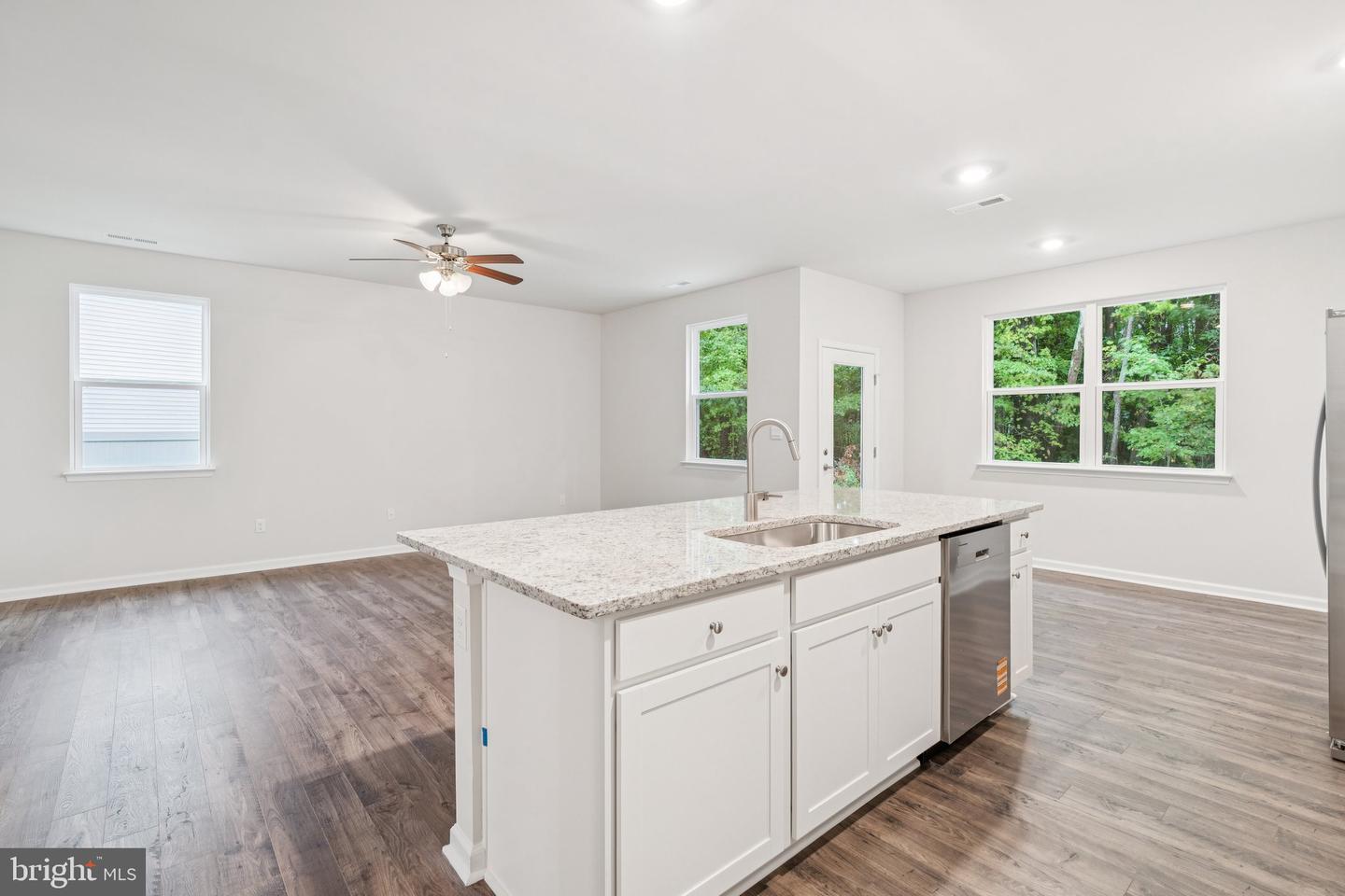 6278 Sterling Way Property Photo 9