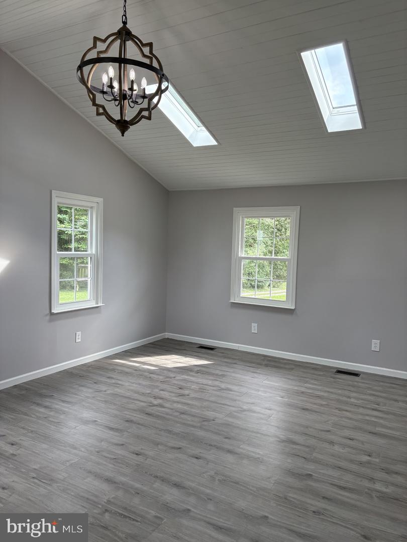17263 New Baltimore Rd Property Photo 12