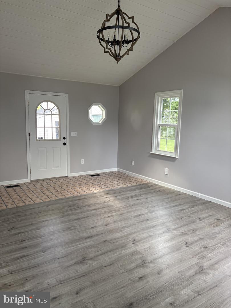 17263 New Baltimore Rd Property Photo 13