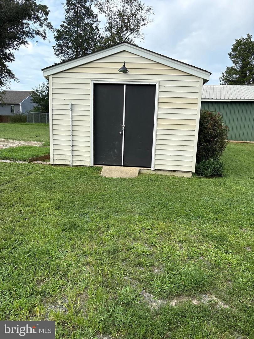 17263 New Baltimore Rd Property Photo 18