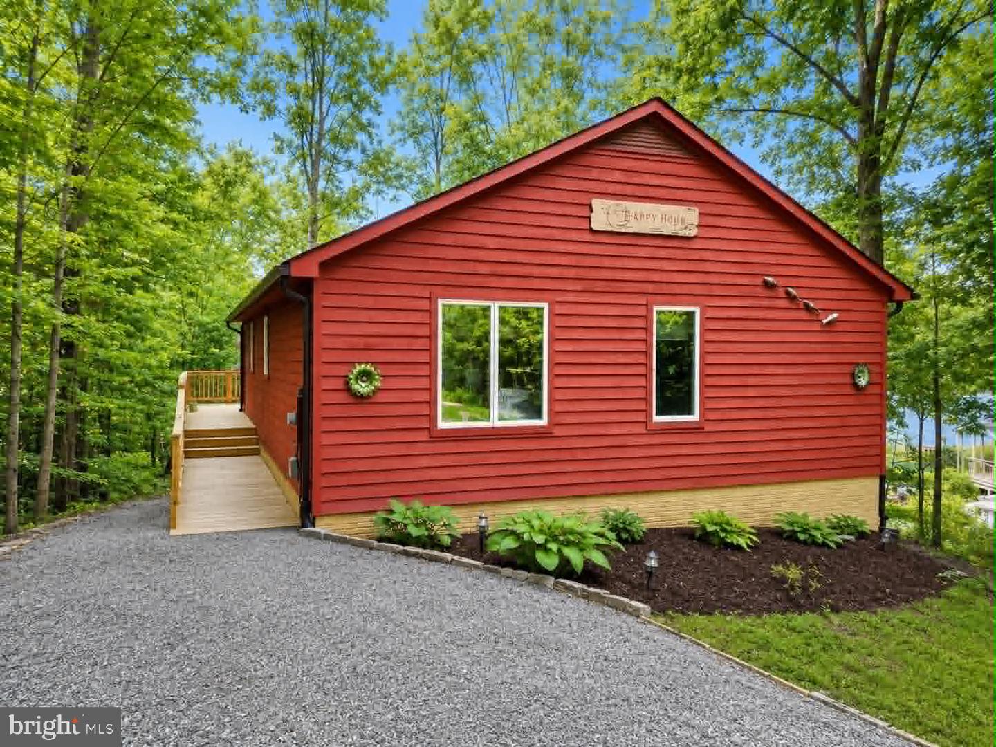 8 Mahon Cir Property Photo 1