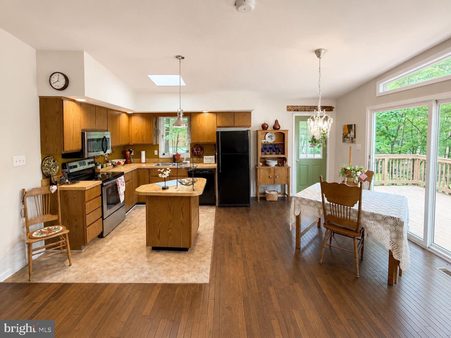 8 Mahon Cir Property Photo 9