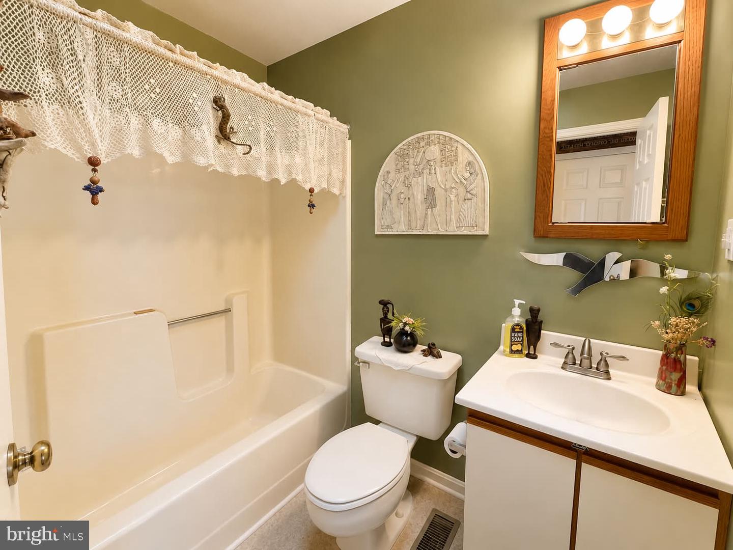 8 Mahon Cir Property Photo 14