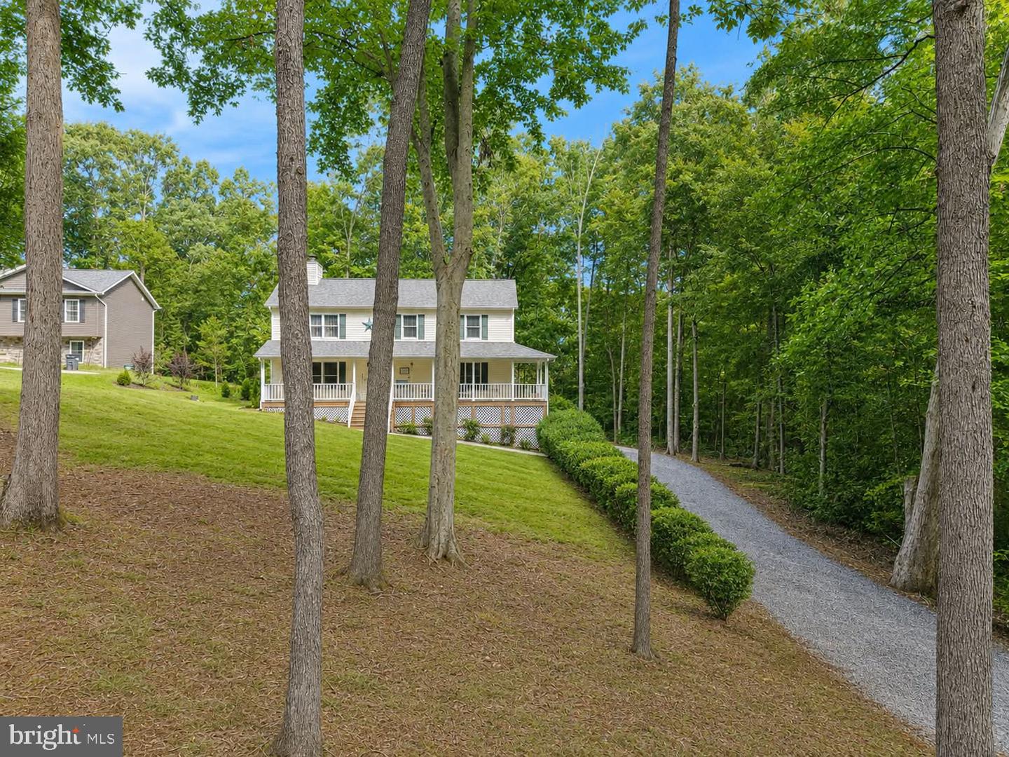 408 Land Or Dr Property Photo 3