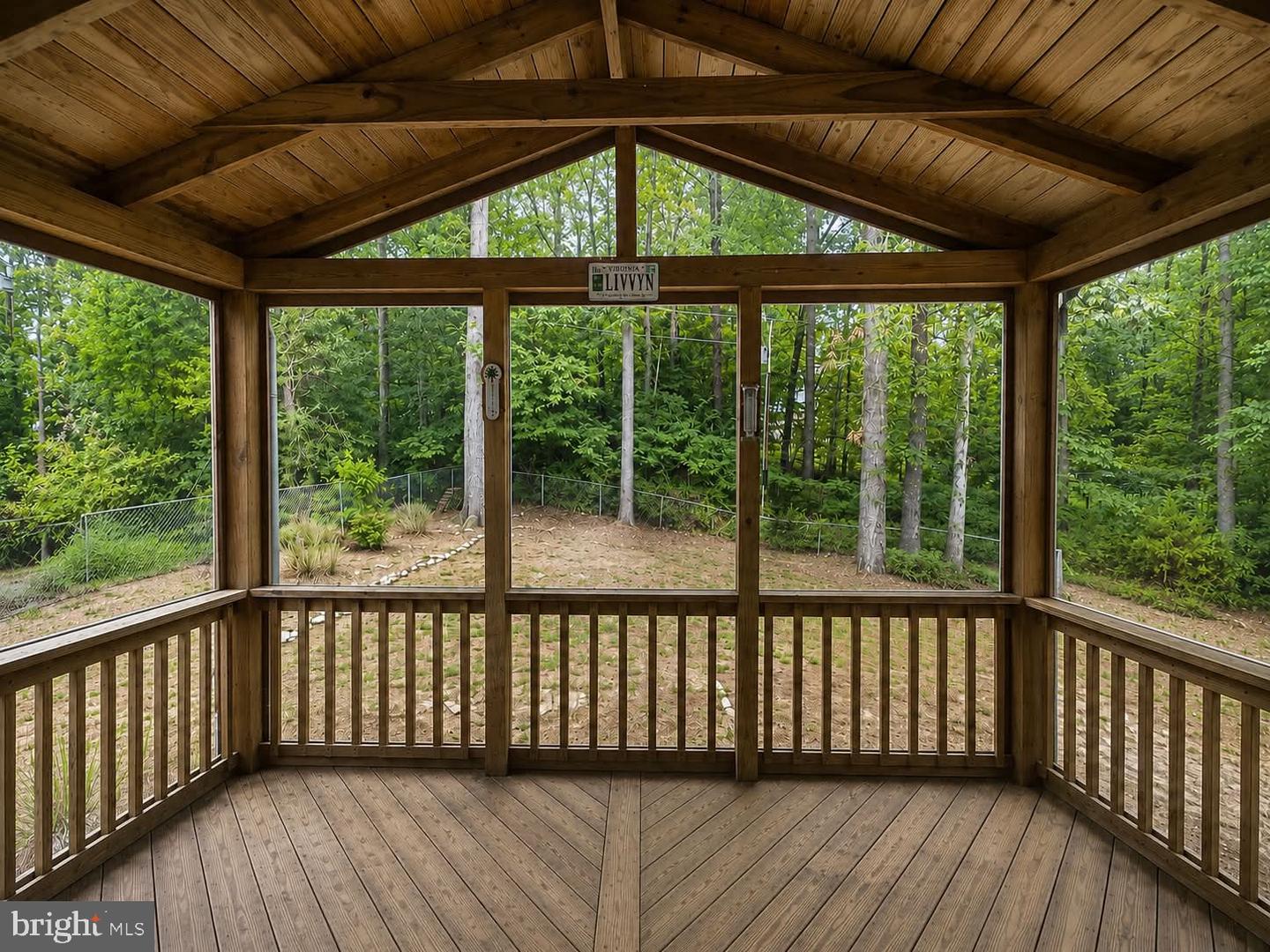 408 Land Or Dr Property Photo 12