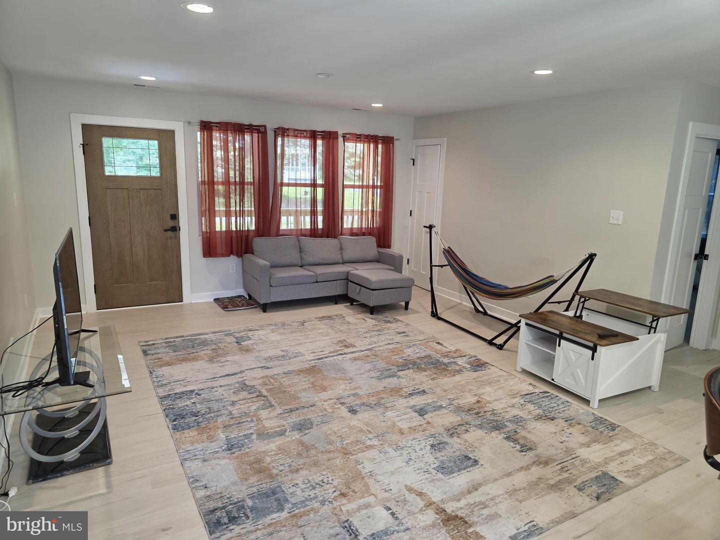 12136 Monterey Rd Property Photo 11