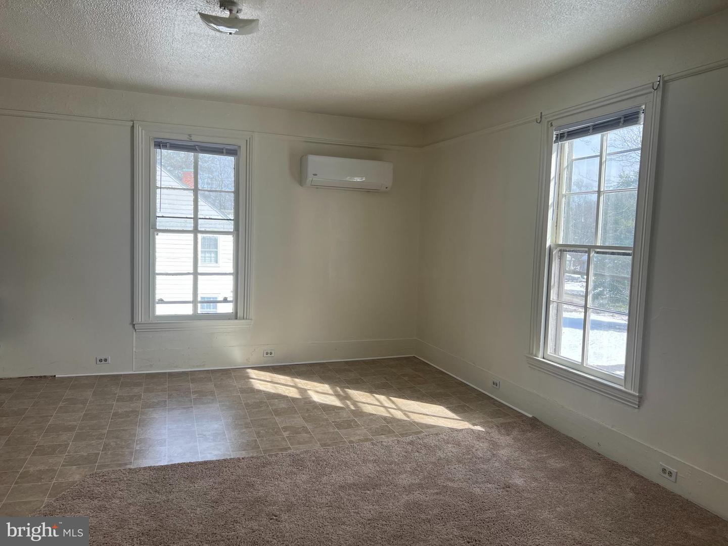 121 E Broaddus Ave #3 Property Photo 3