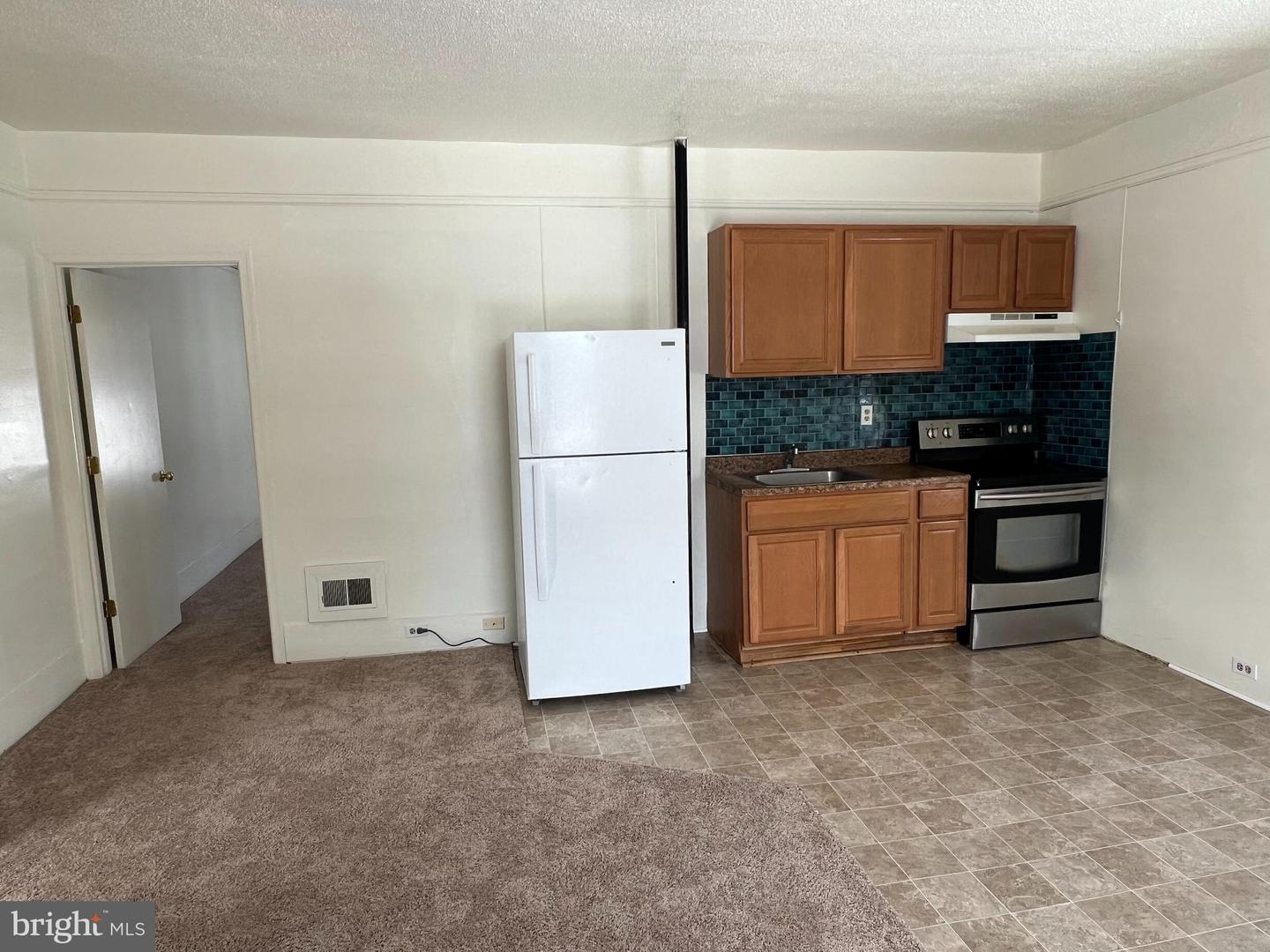 121 E Broaddus Ave #3 Property Photo 4