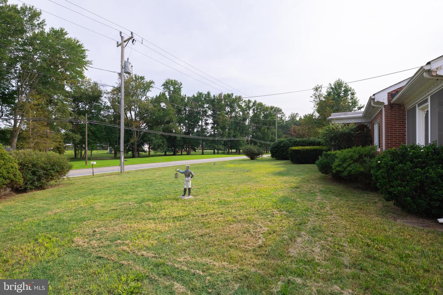 16023 Colonial Rd Property Photo 5