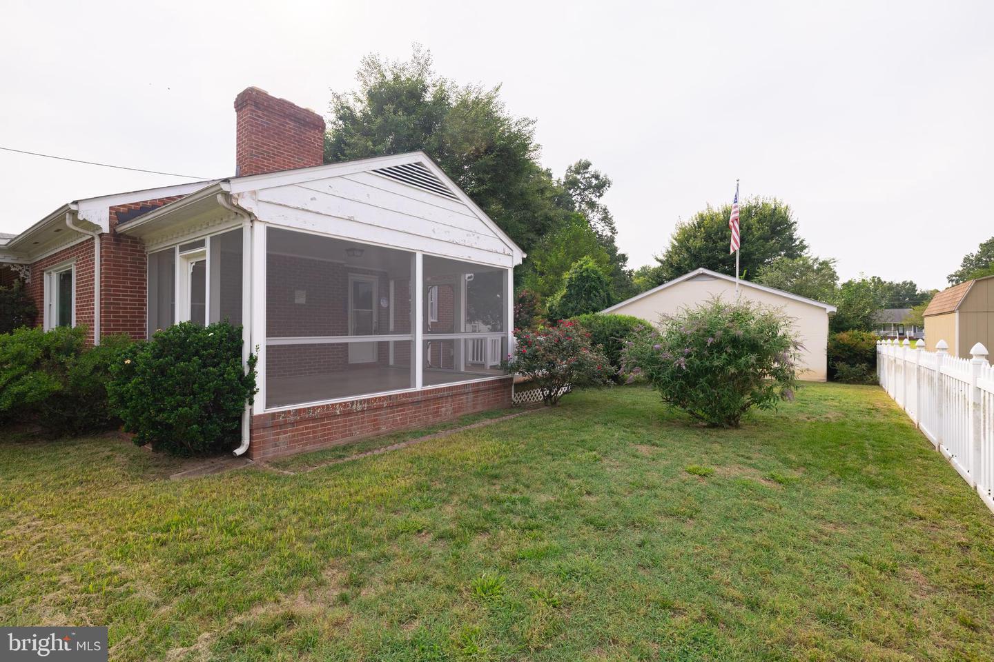 16023 Colonial Rd Property Photo 6