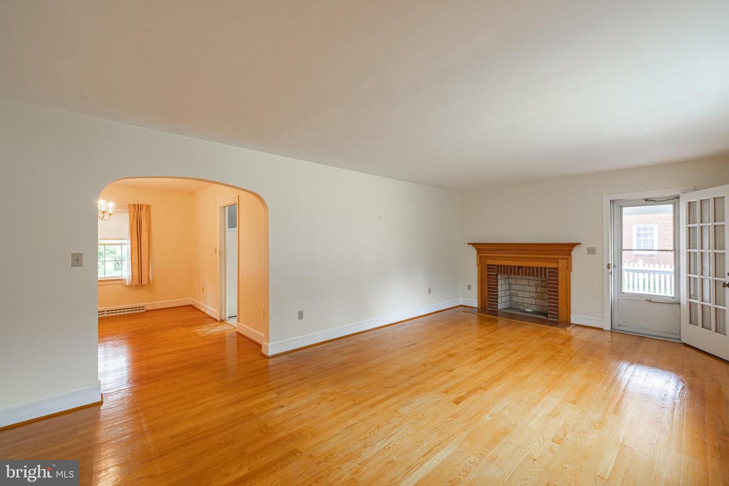 16023 Colonial Rd Property Photo 24