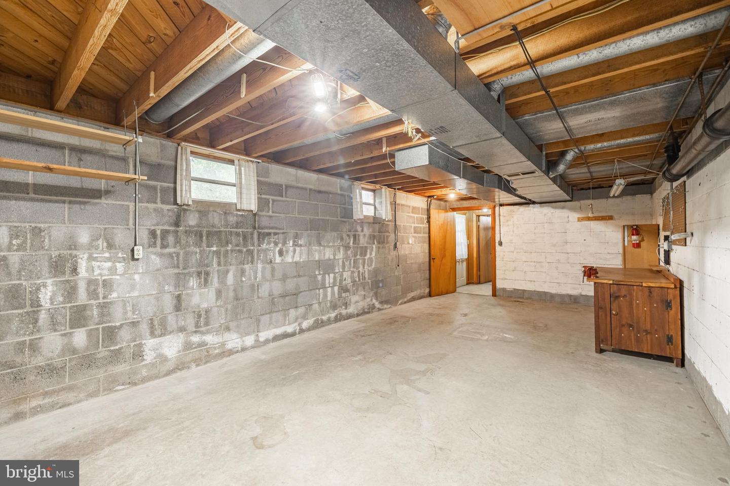 16023 Colonial Rd Property Photo 41