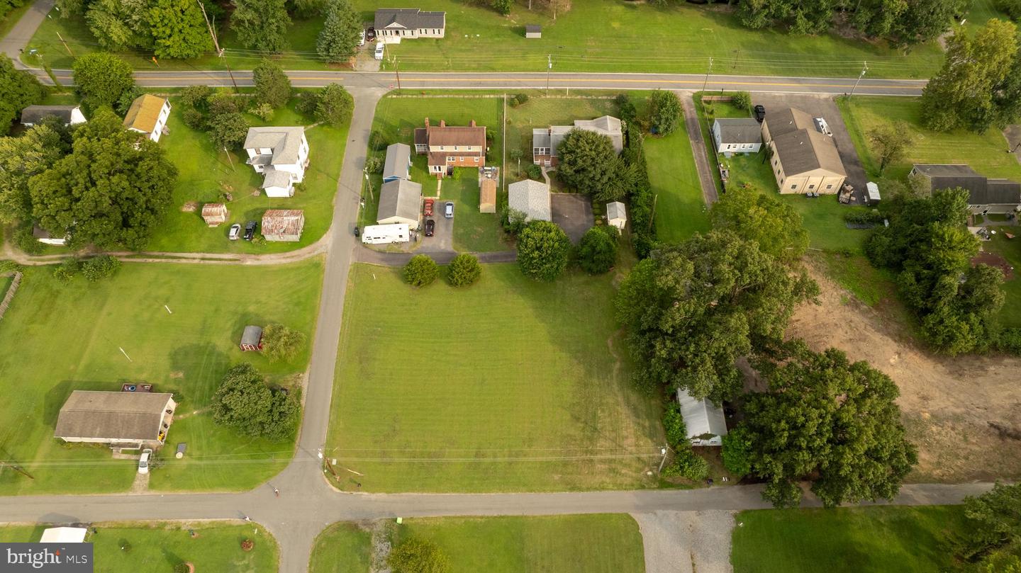 16023 Colonial Rd Property Photo 44