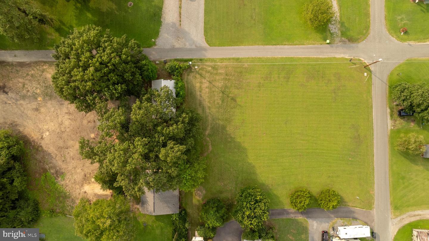 16023 Colonial Rd Property Photo 47