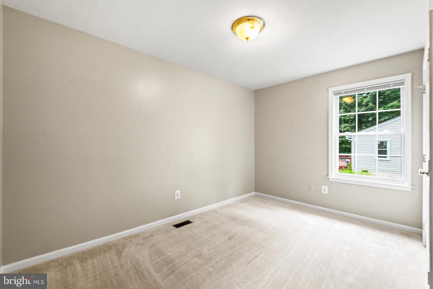 737 Glen Cove Dr Property Photo 12