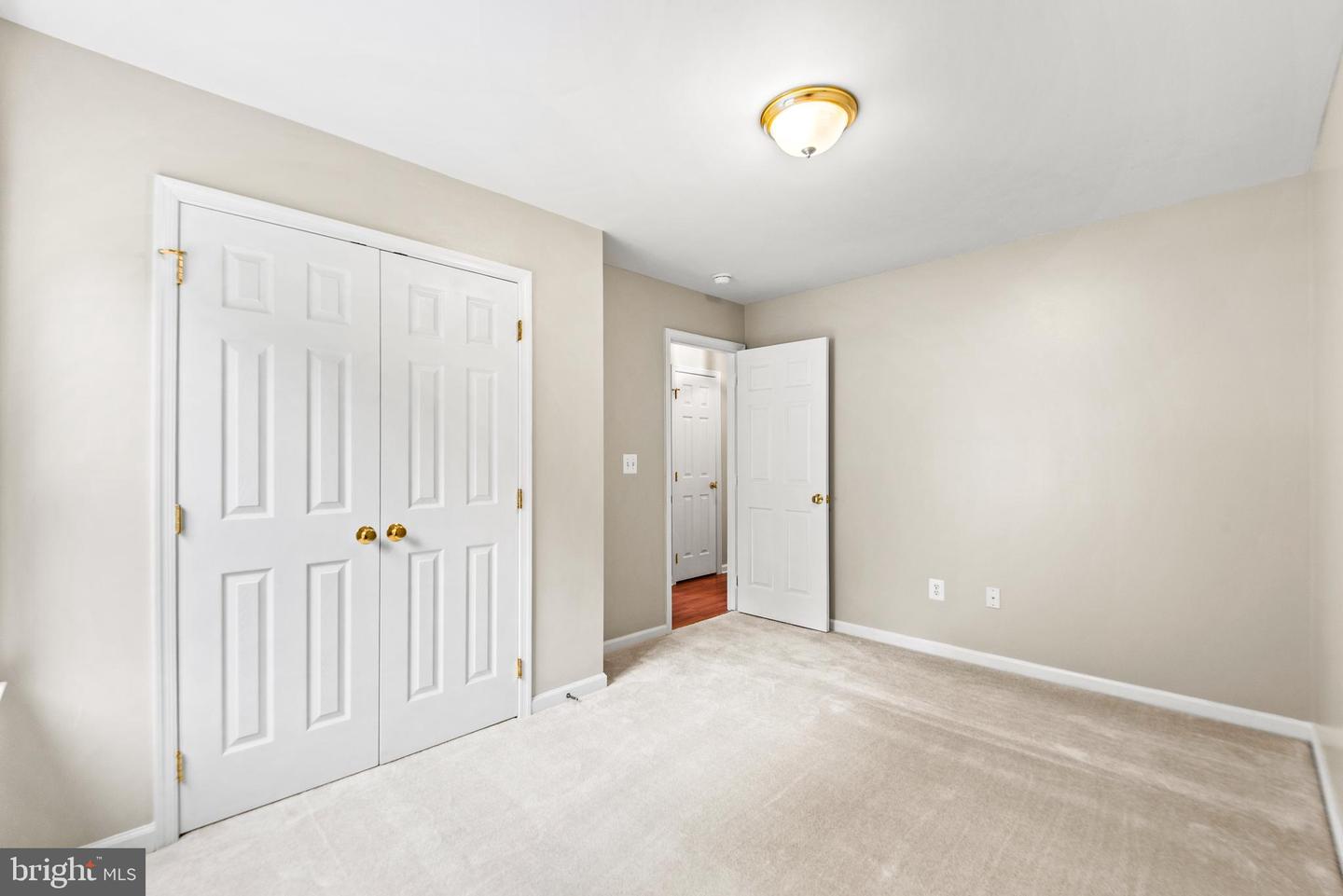 737 Glen Cove Dr Property Photo 13