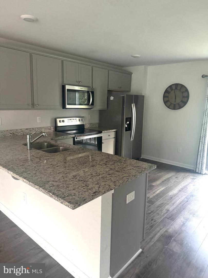 18056 Jackson Dr Property Photo 2