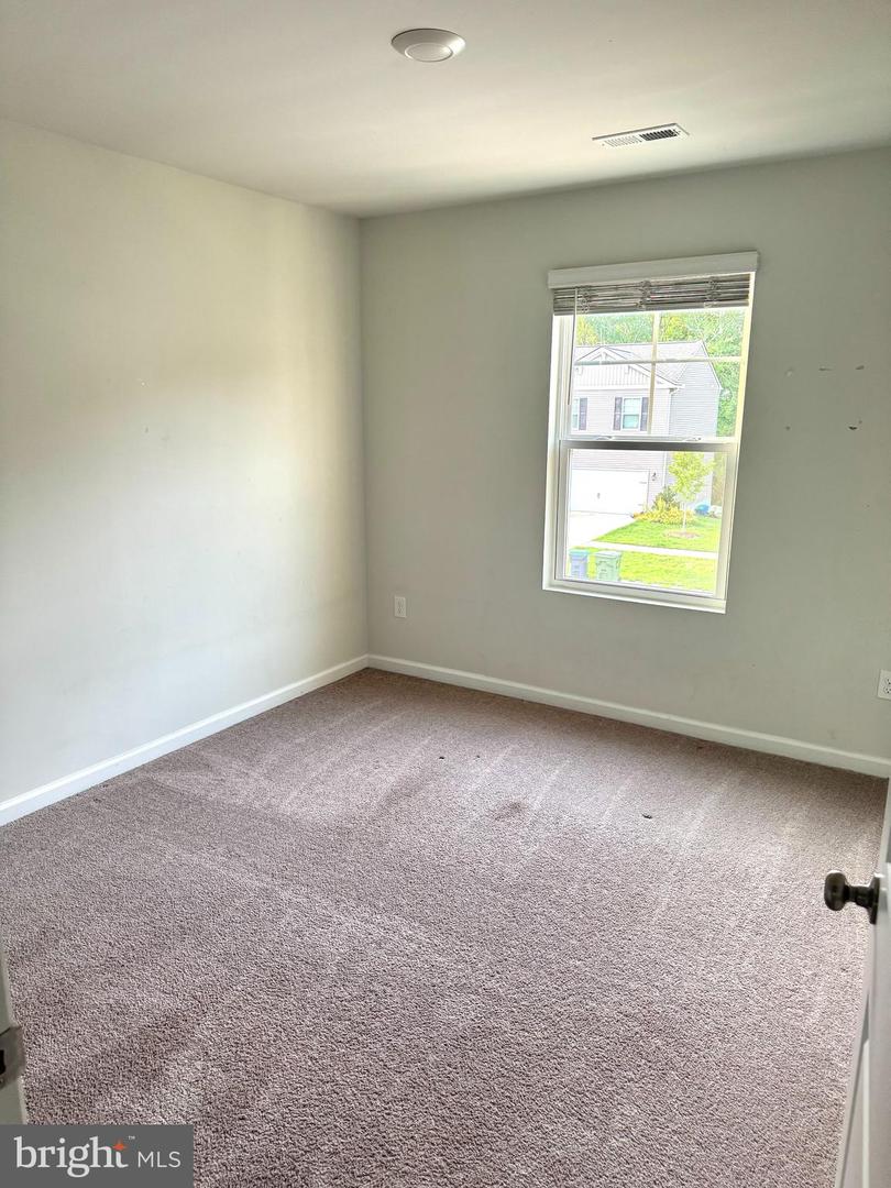 18056 Jackson Dr Property Photo 4
