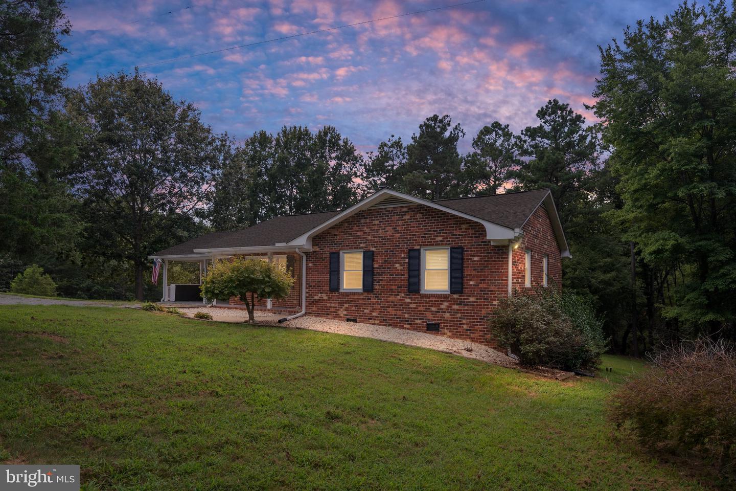 14433 Devils Three Jump Rd Property Photo 1