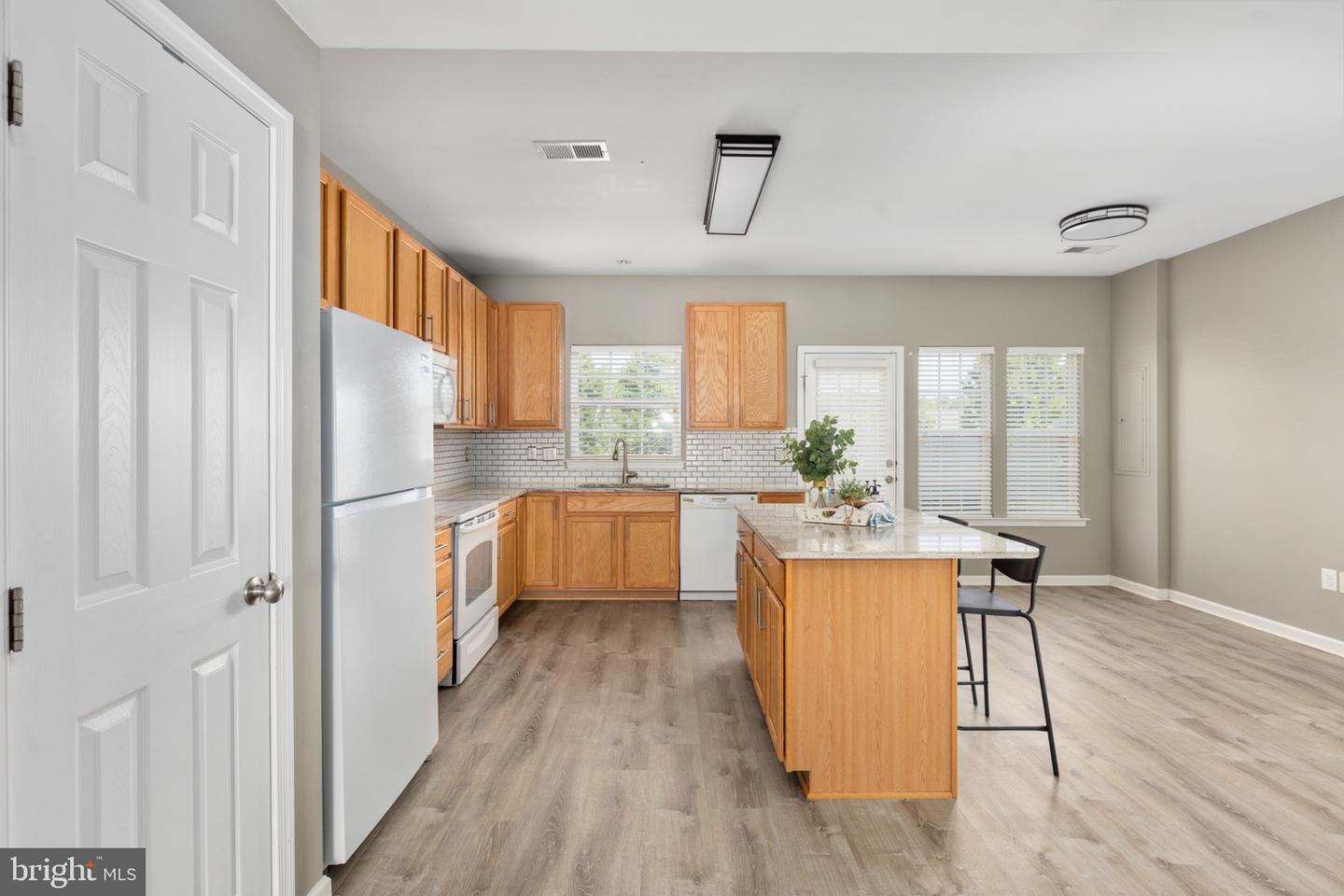 7129 Marsh St Property Photo 10