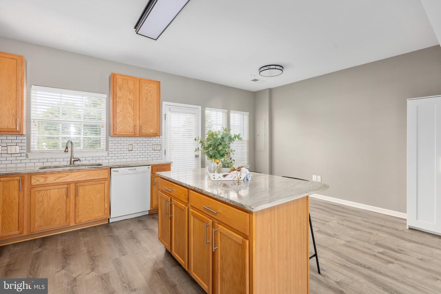 7129 Marsh St Property Photo 14