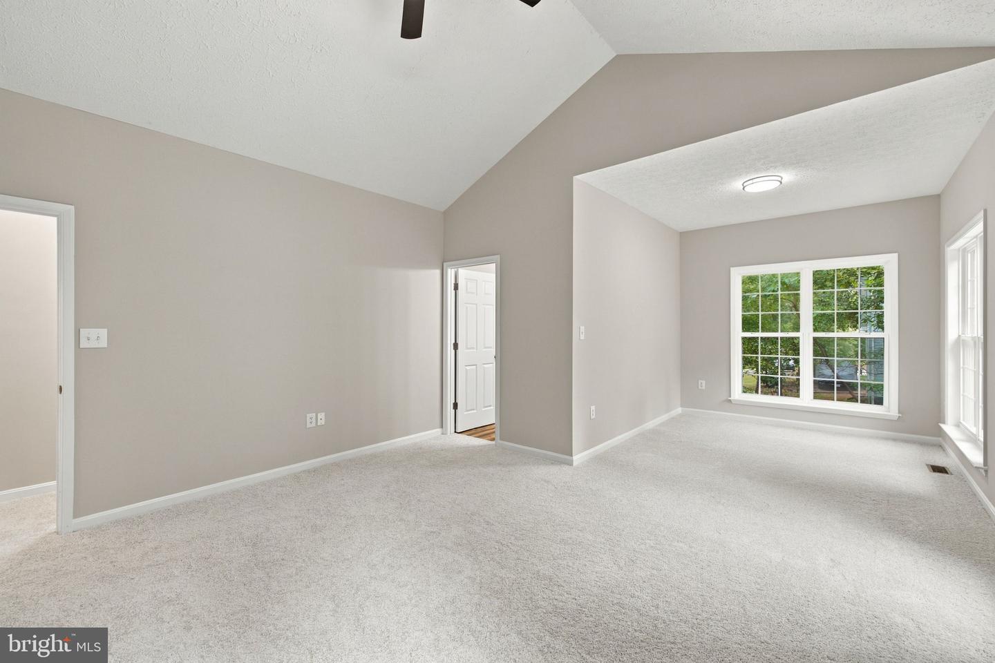 95 Albertson Ct Property Photo 24