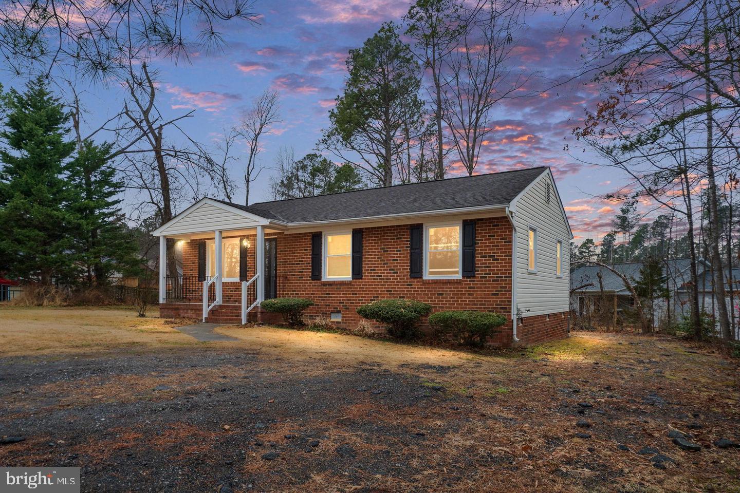 100 AMERICAN DR Property Photo 1