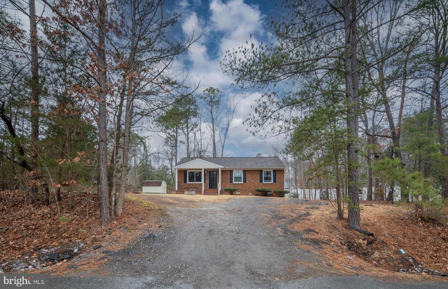100 American Dr Property Photo 6