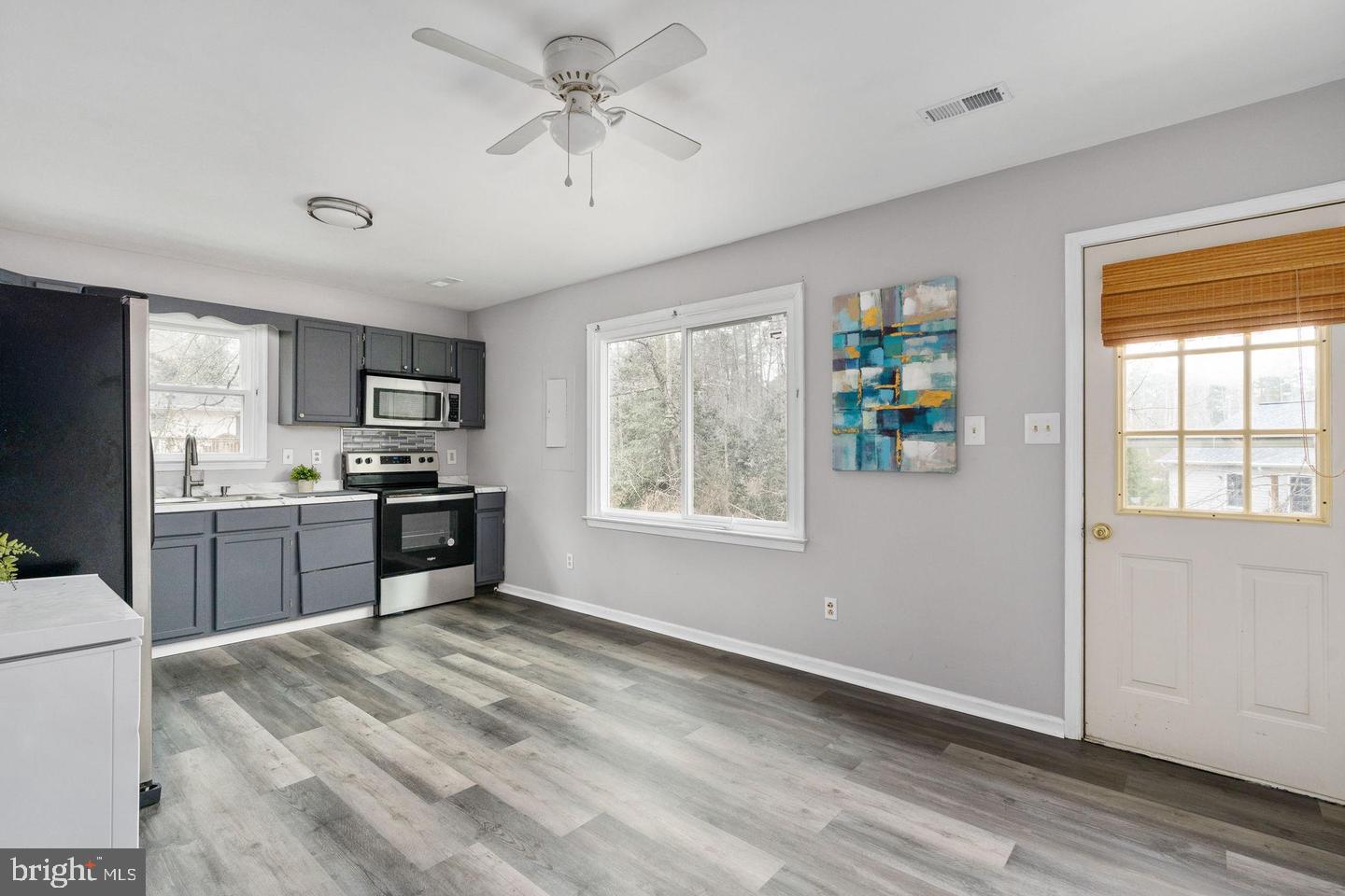 100 American Dr Property Photo 20