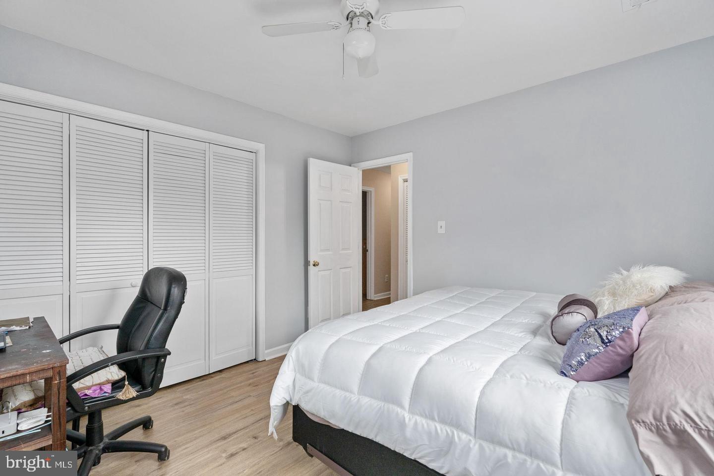 100 American Dr Property Photo 24