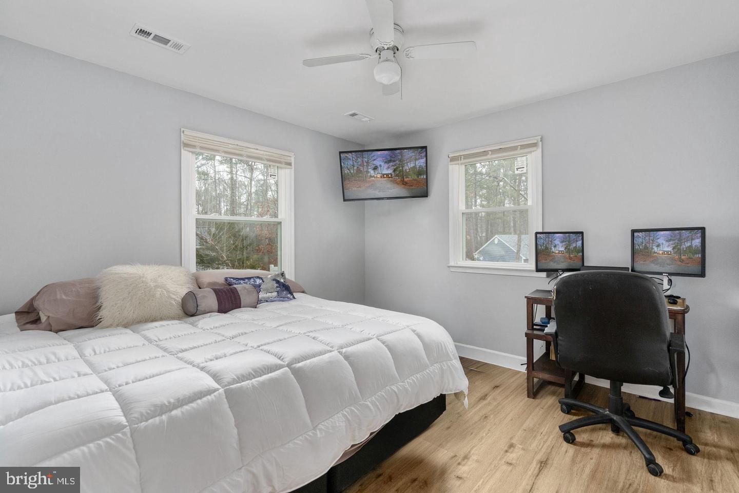 100 American Dr Property Photo 25