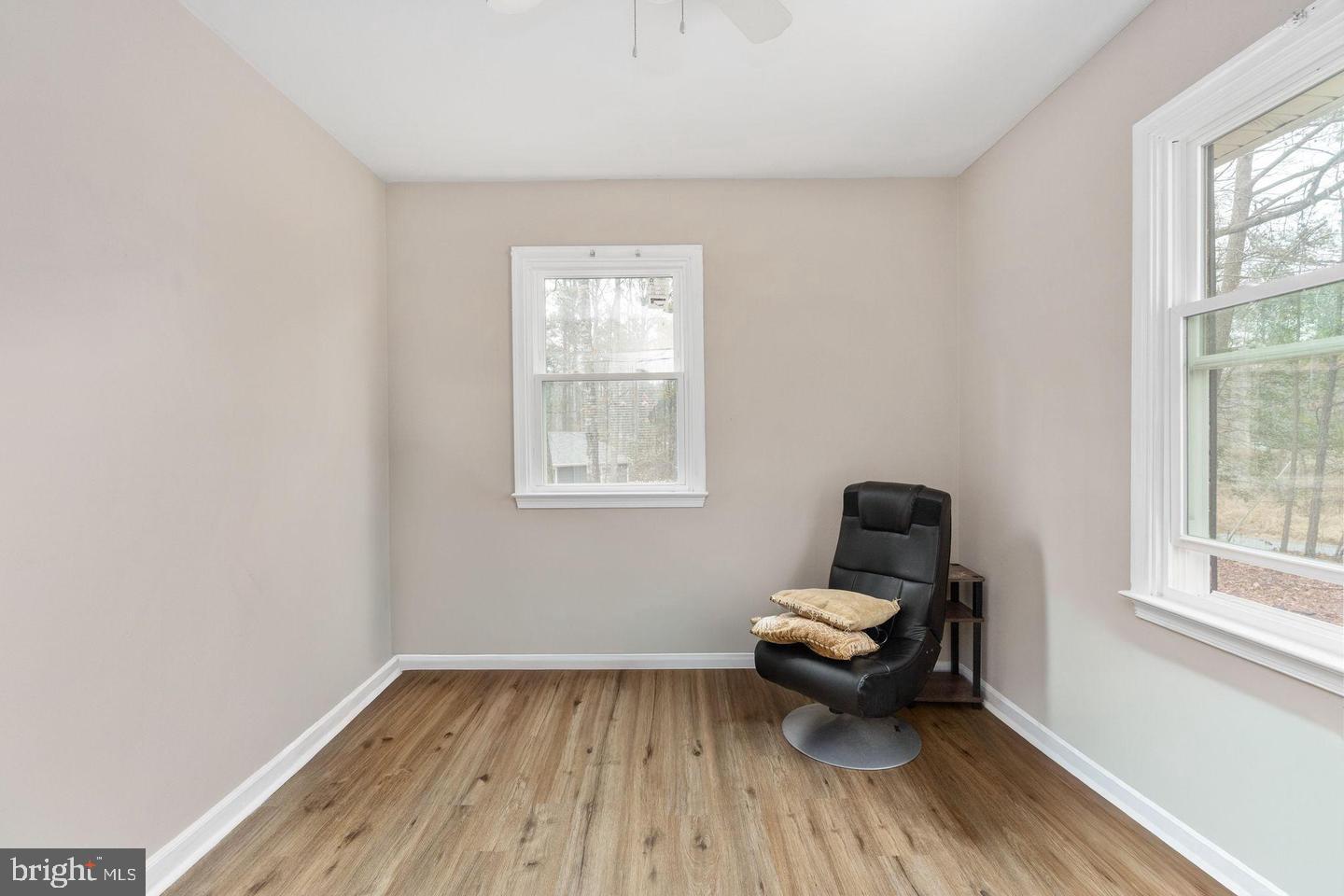 100 American Dr Property Photo 27