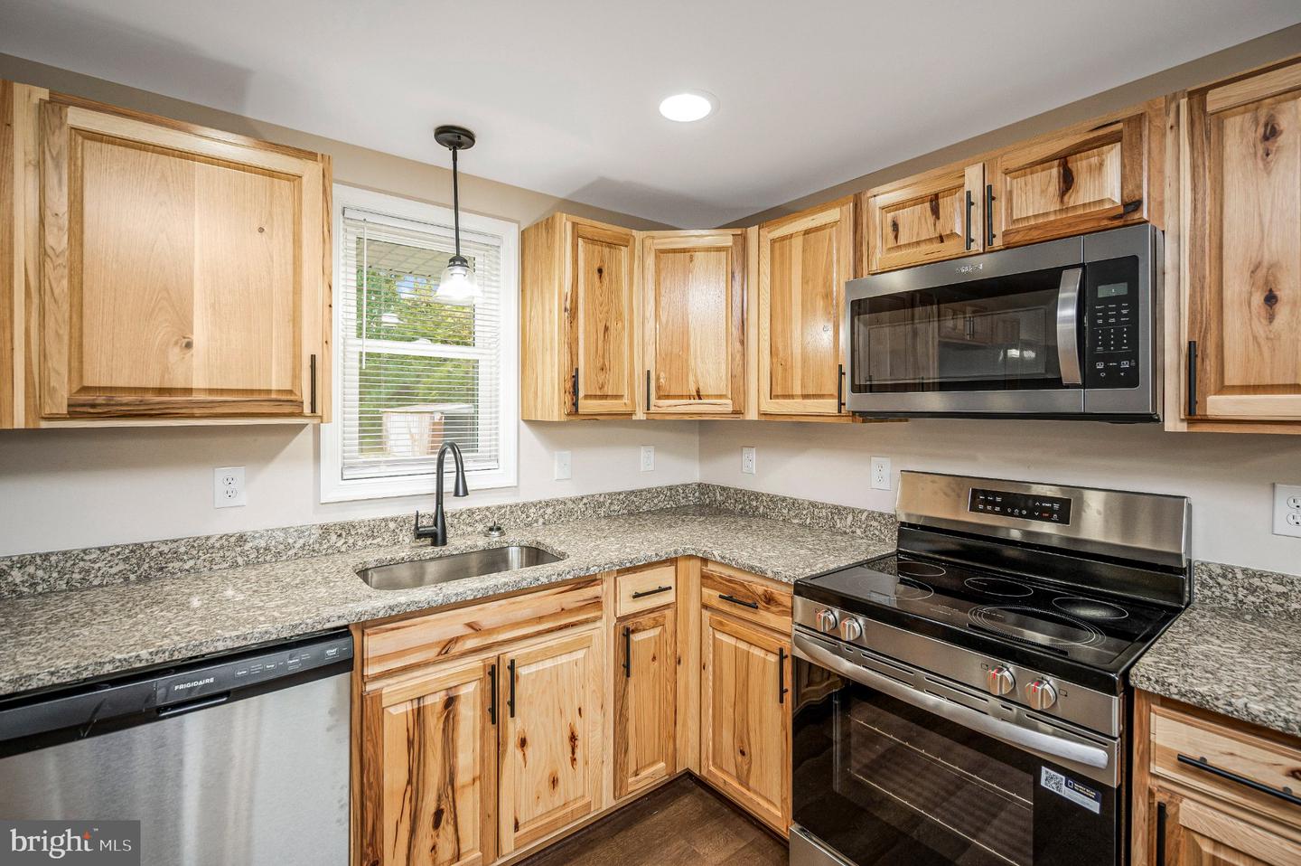 17194 New Baltimore Rd Property Photo 19