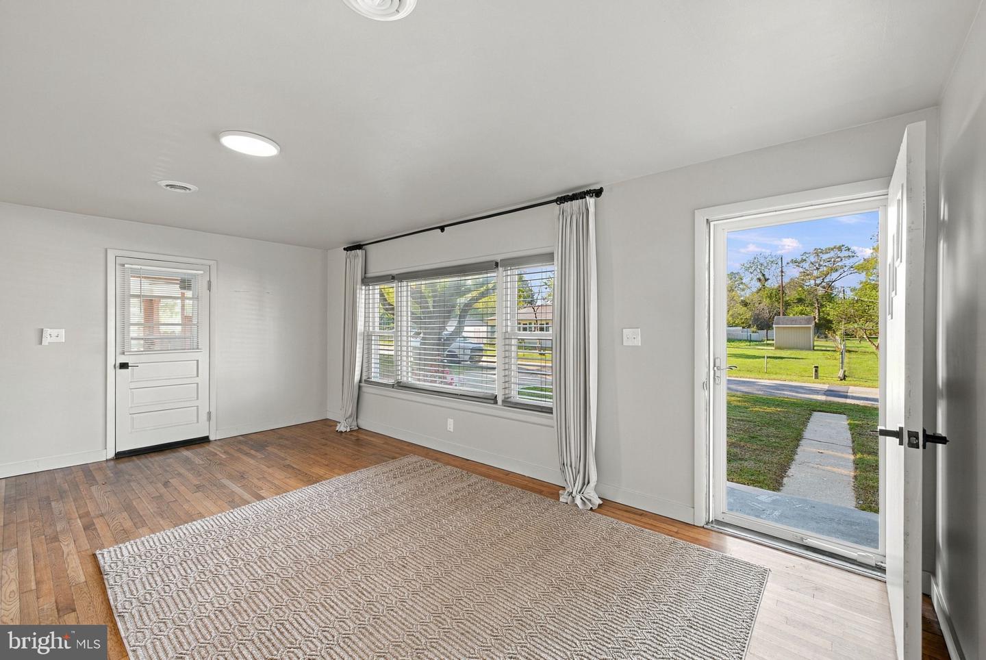 26097 Townfield Dr Property Photo 6