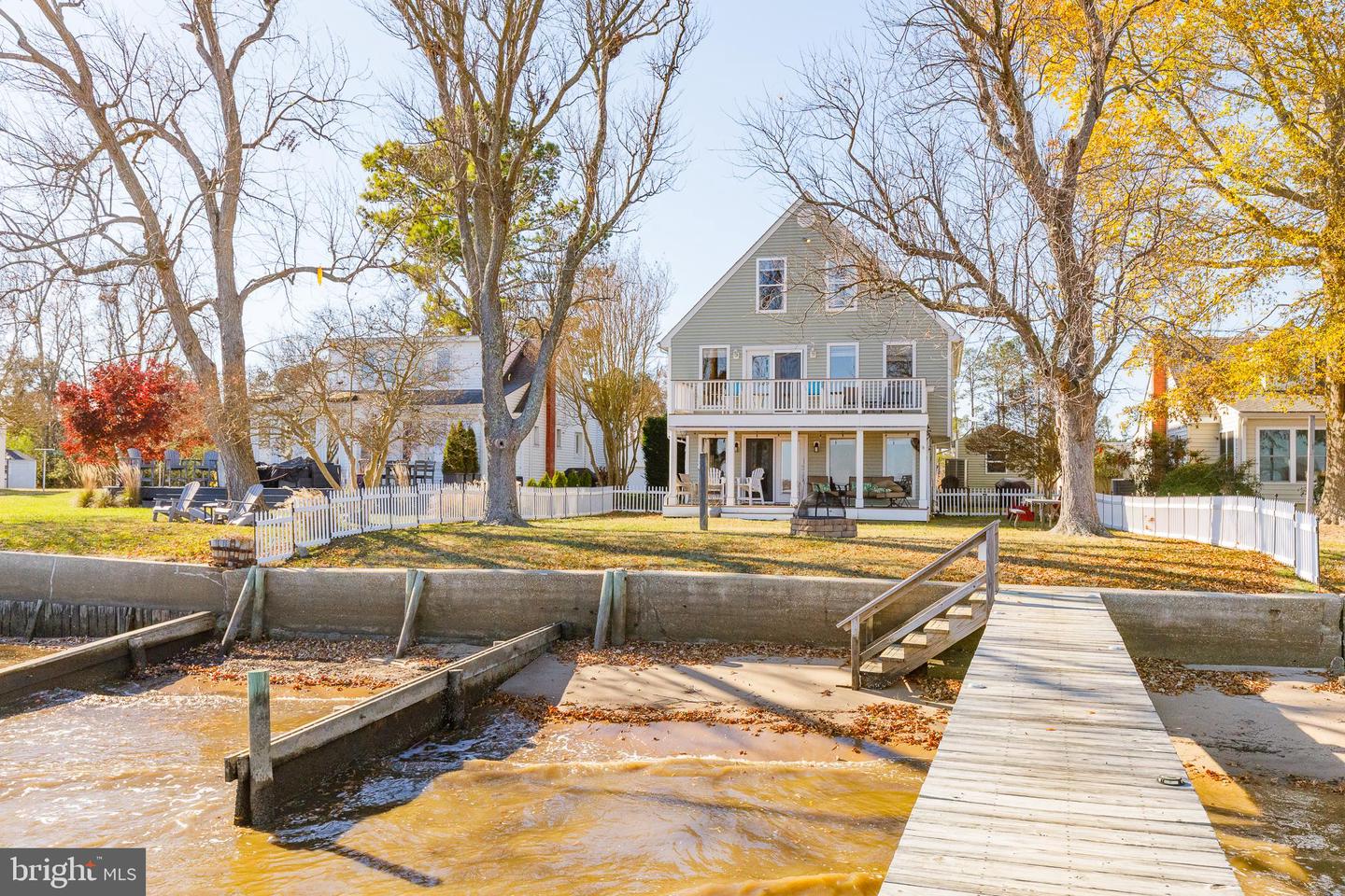 221 Lands End Rd Property Photo