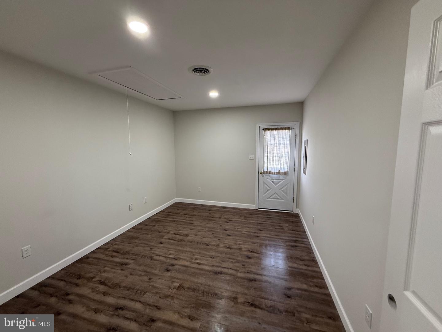 721 Charlotte St Property Photo 14