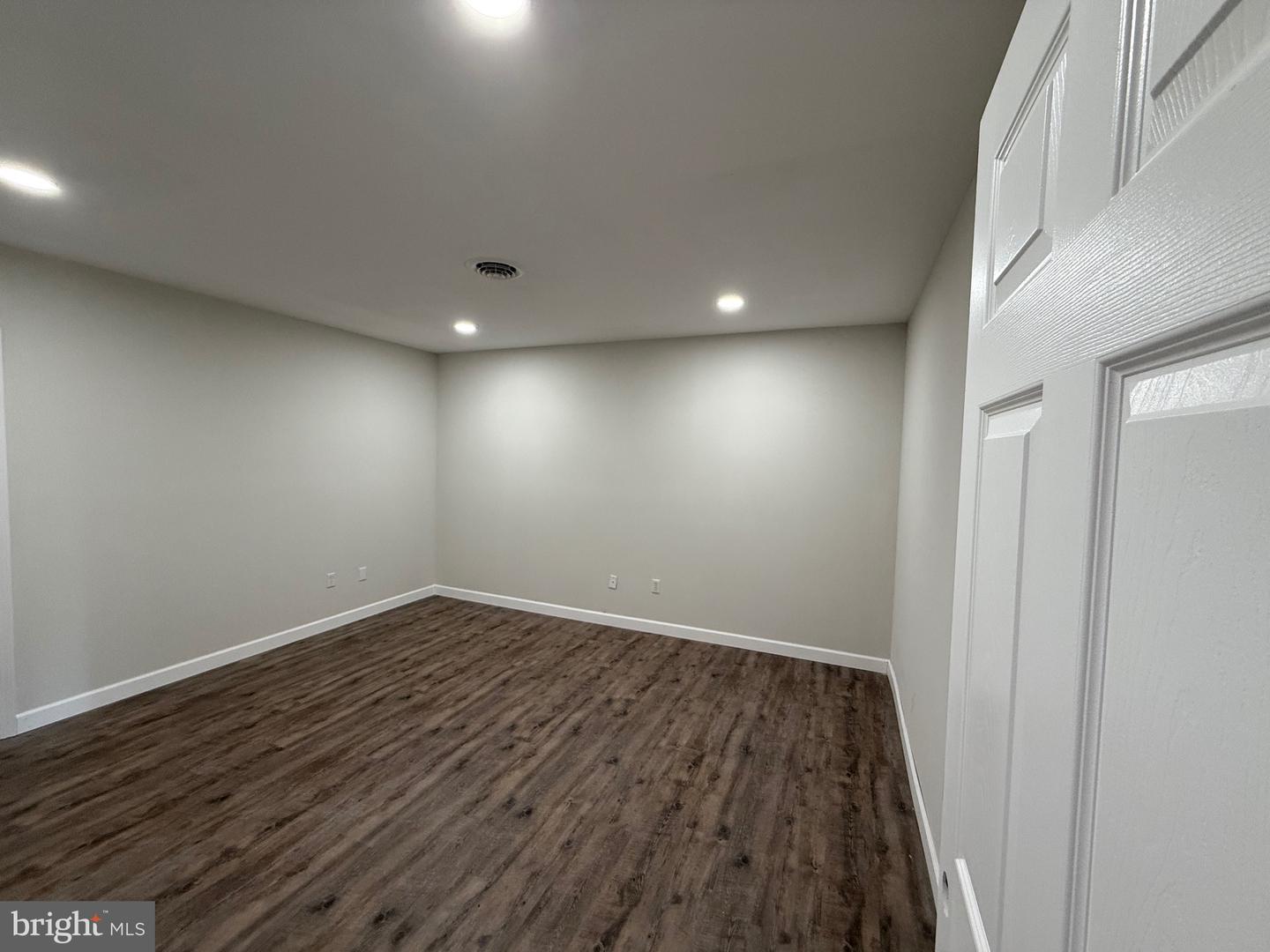 721 Charlotte St Property Photo 15