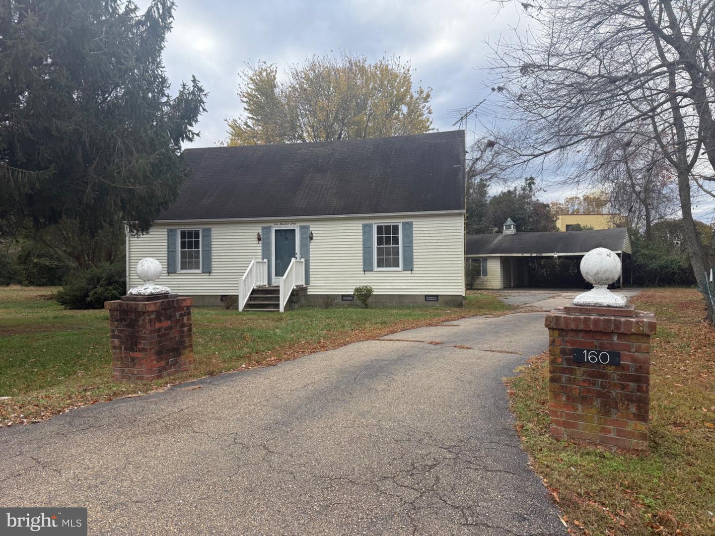 160 Rouzie Dr Property Photo 1