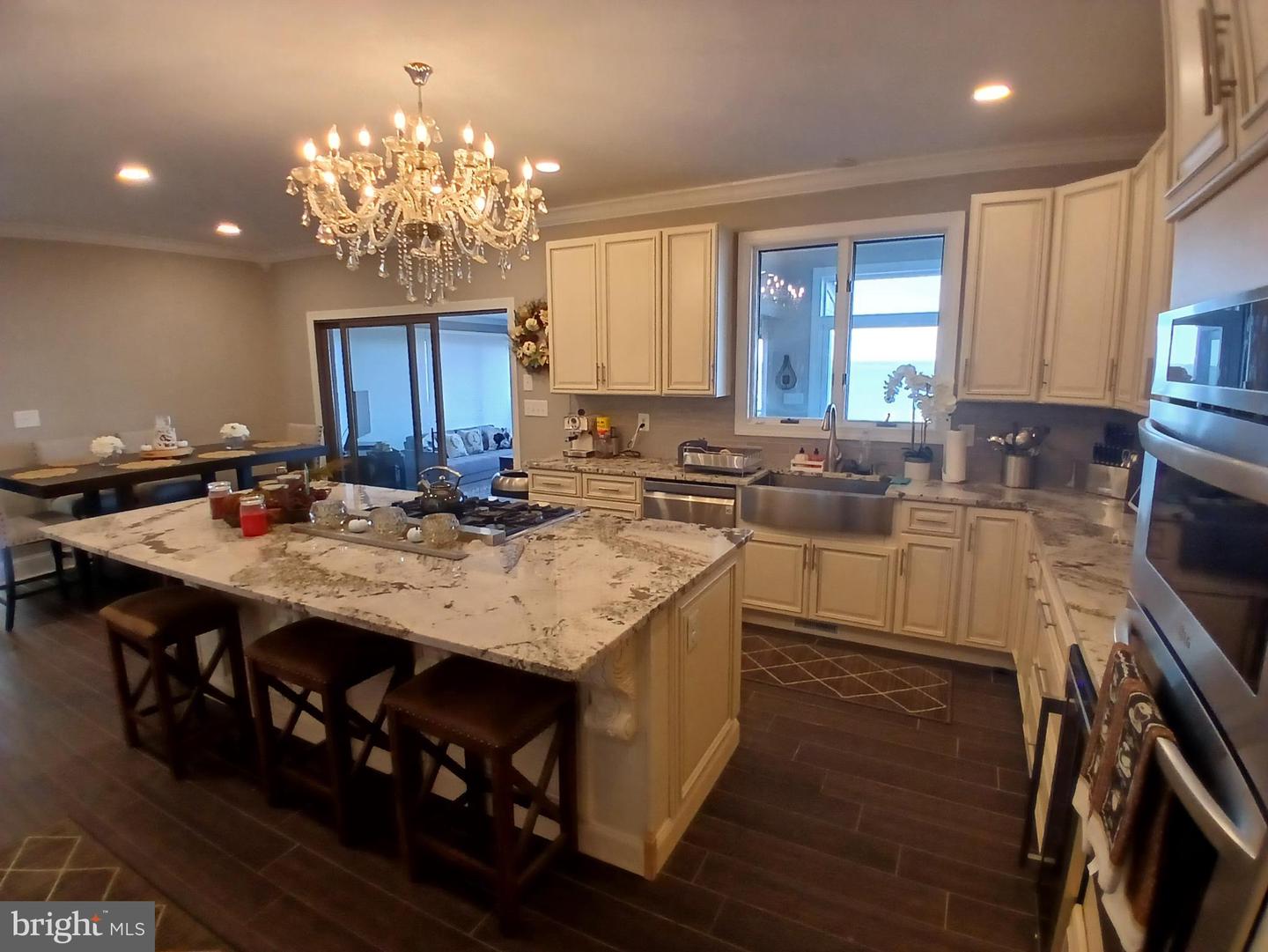 393 Daingerfield Rd Property Photo 3