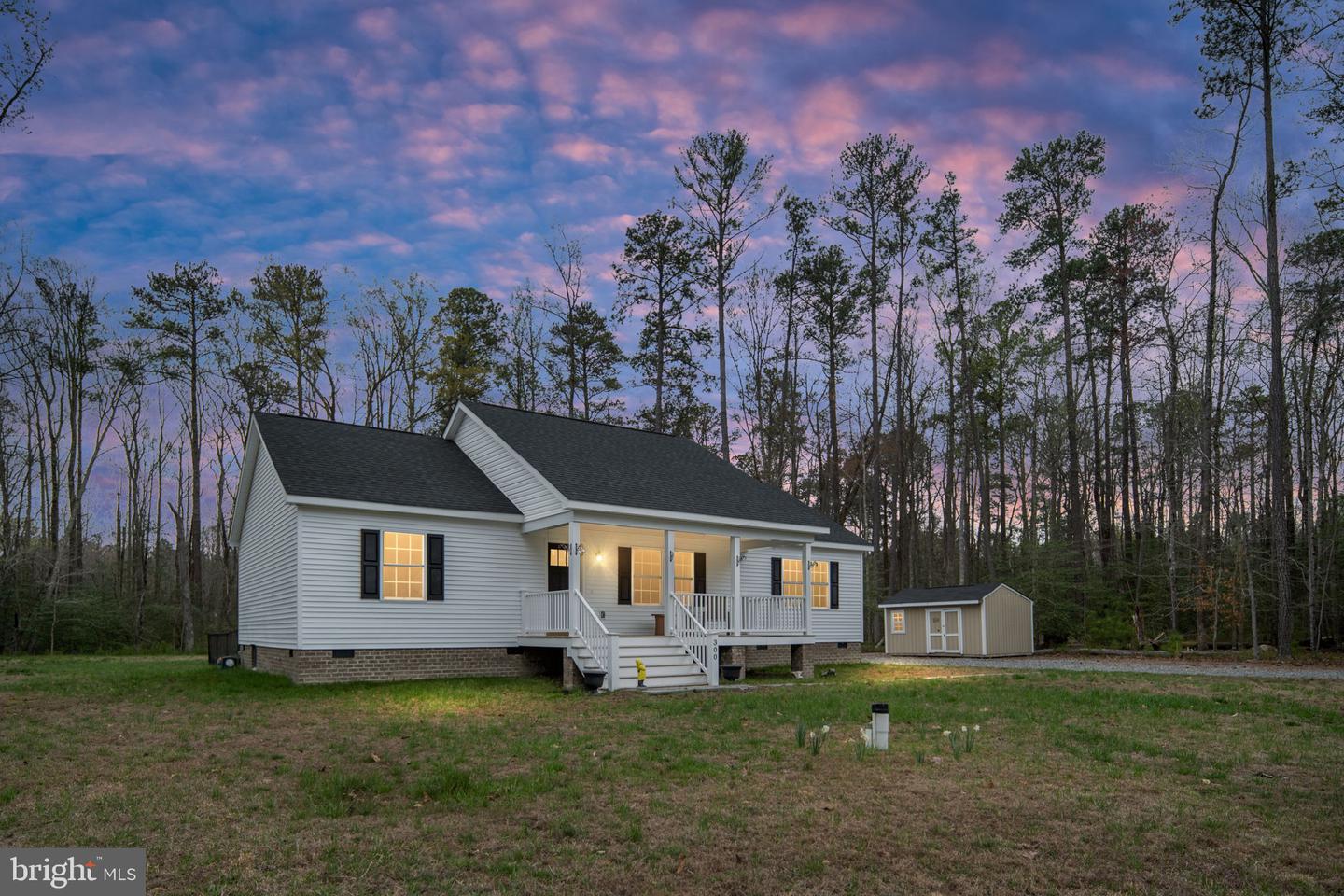 300 River Oaks Rd Property Photo 1