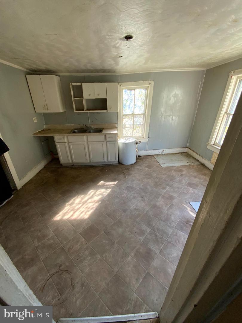 436 Duke Street Property Photo 28