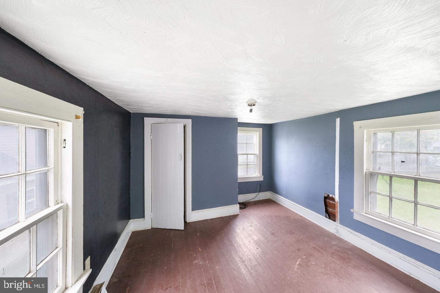 436 Duke Street Property Photo 36