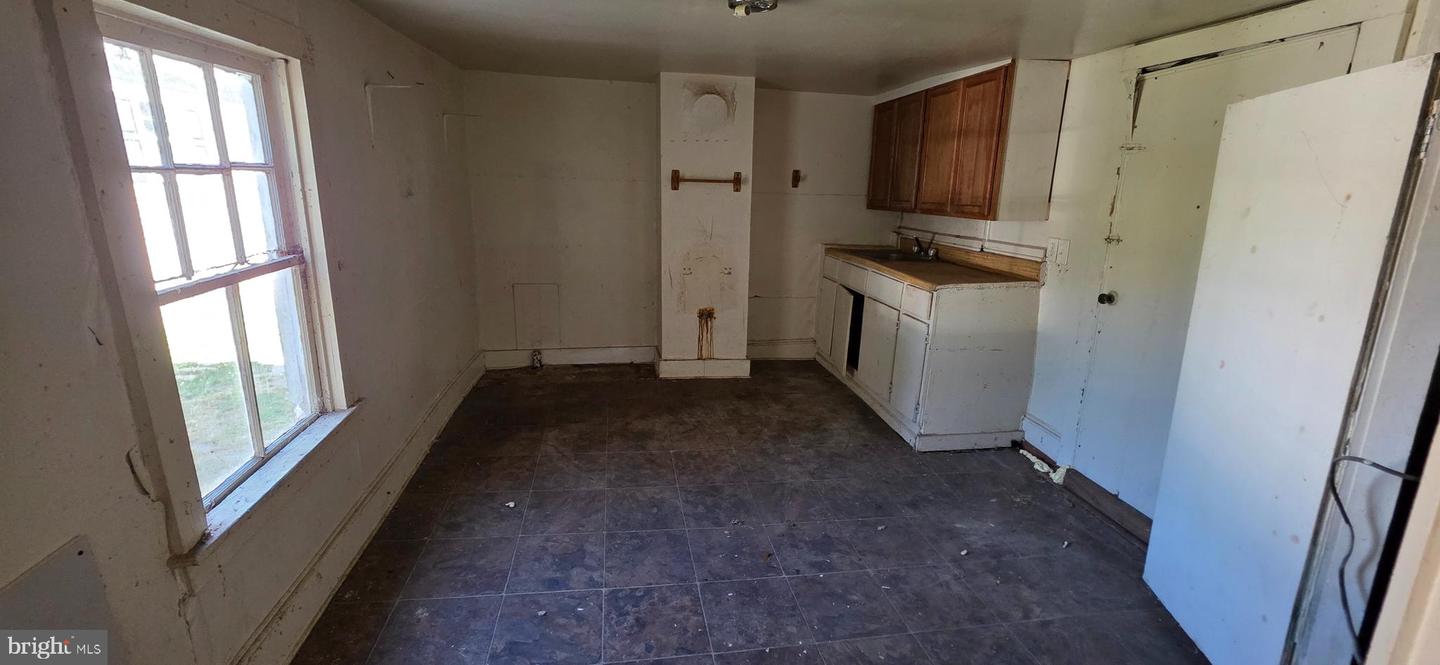 436 Duke Street Property Photo 40