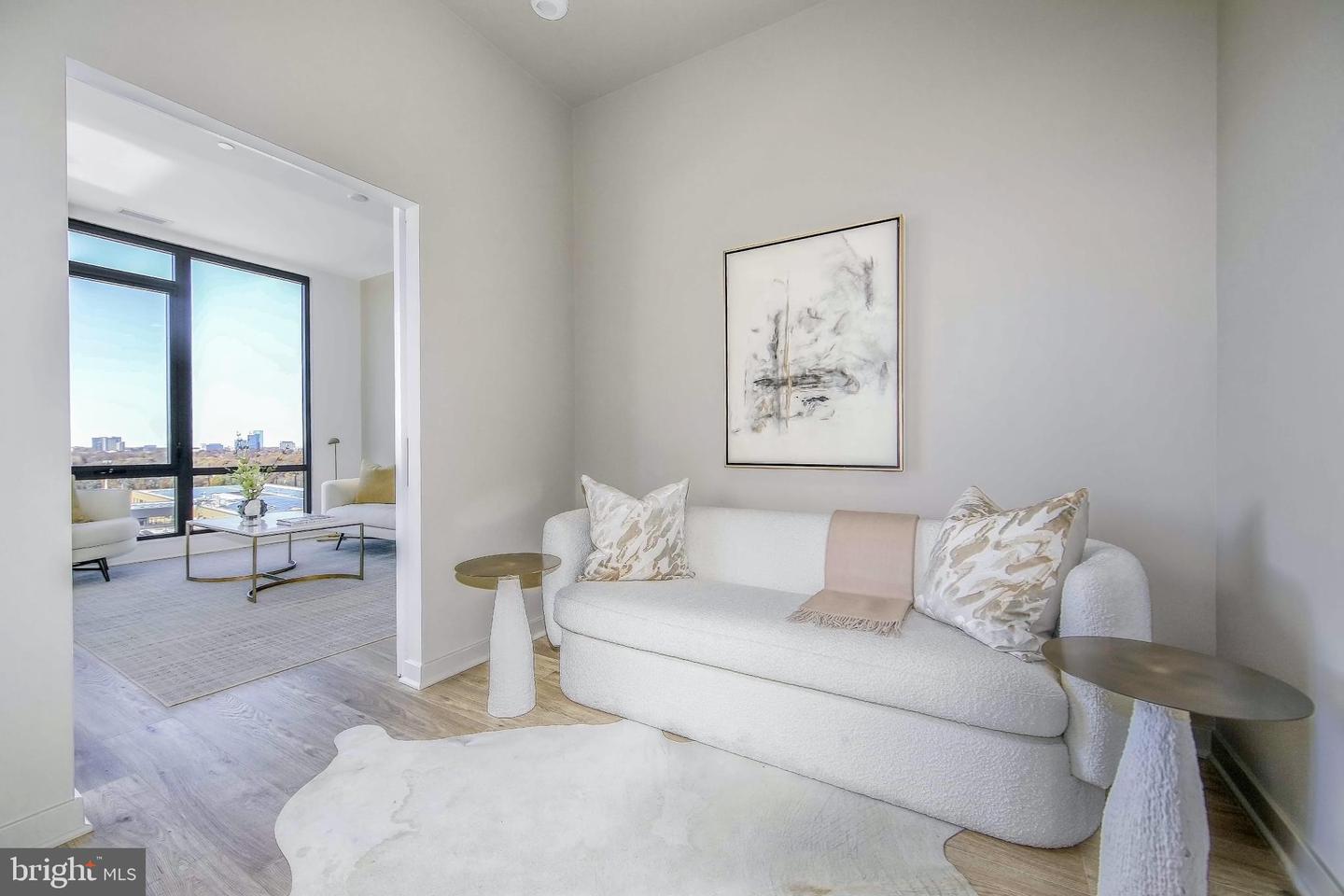 255 W. Falls Station Blvd #ph2 Property Photo 5